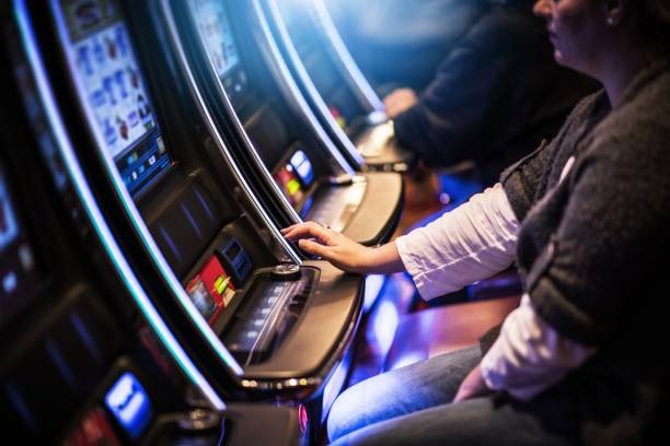 Lightning Baccarat live dealer table with multiplier cards displayed